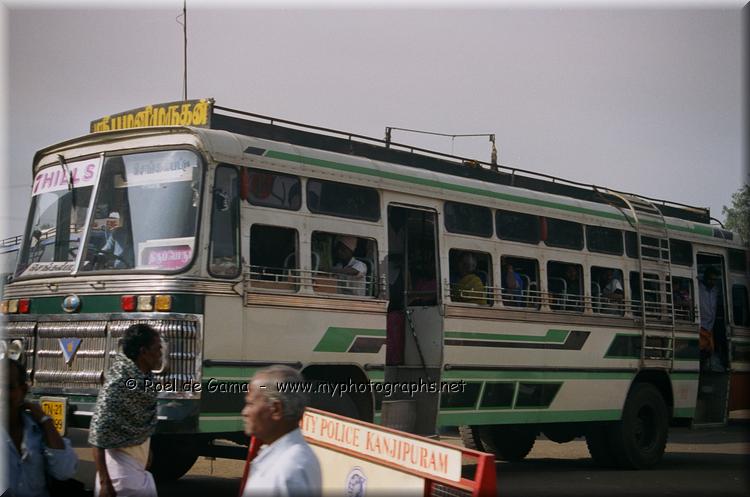 Delhi: Bus